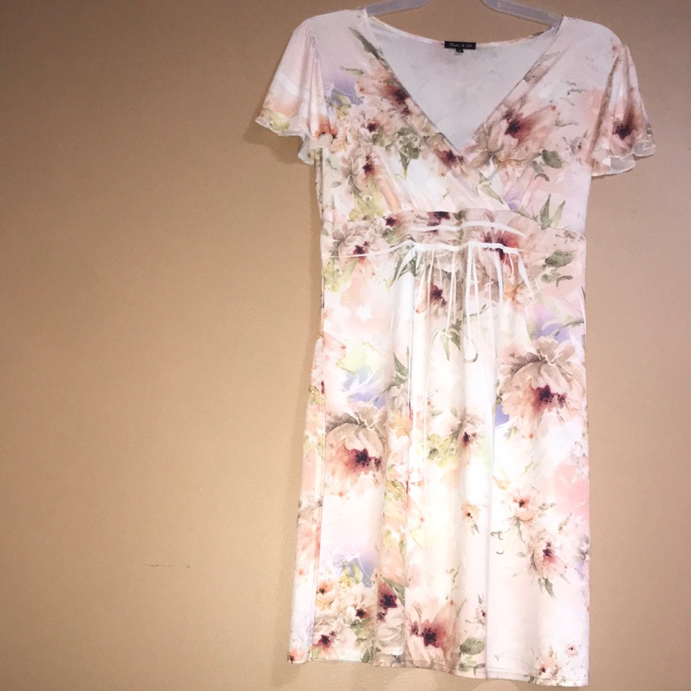 Floral V-Neck Women’s Dress Size XL - Picture 2 of 14